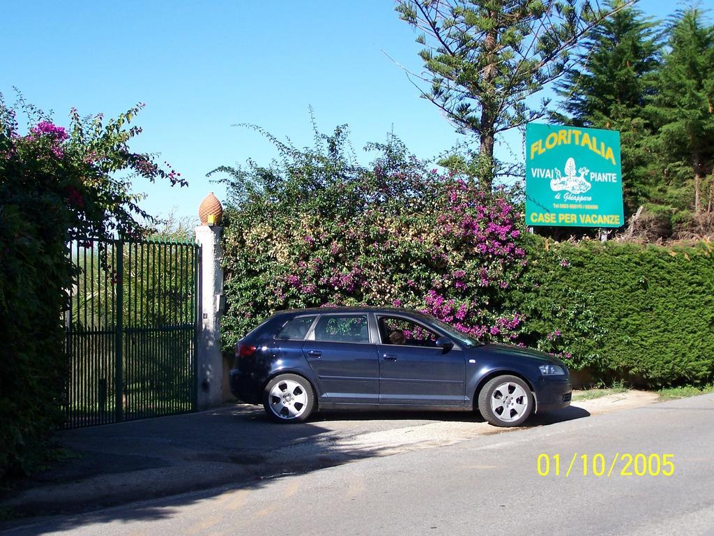 Residence Floritalia - Ricarica Auto Elettriche Santa Domenica  Εξωτερικό φωτογραφία