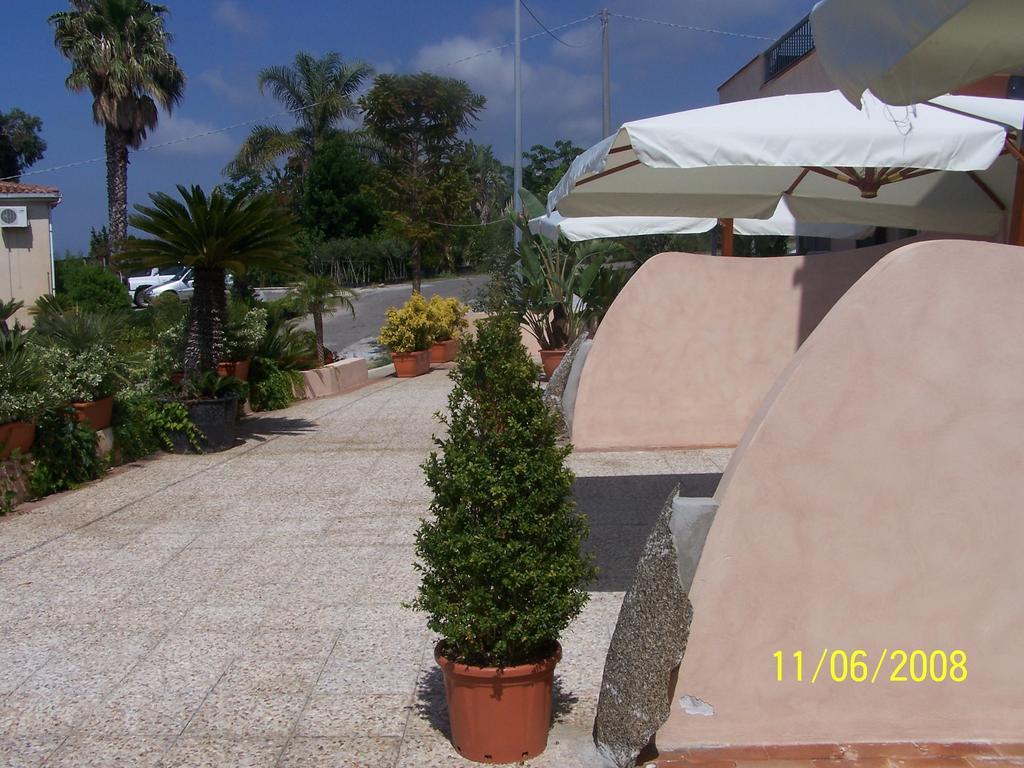 Residence Floritalia - Ricarica Auto Elettriche Santa Domenica  Δωμάτιο φωτογραφία